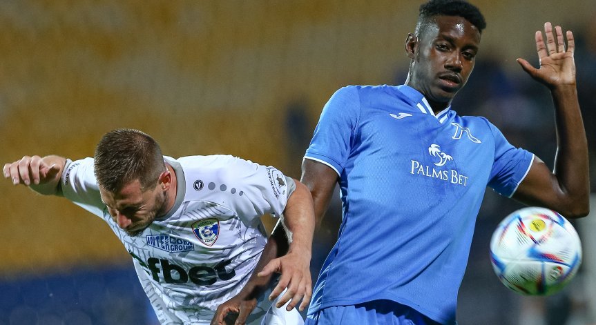 Разрази се трансферна истерия около защитника на 