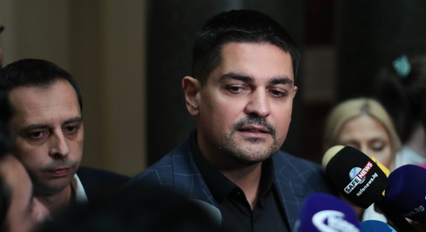 Стартира делото срещу Радостин Василев за опит за принуда