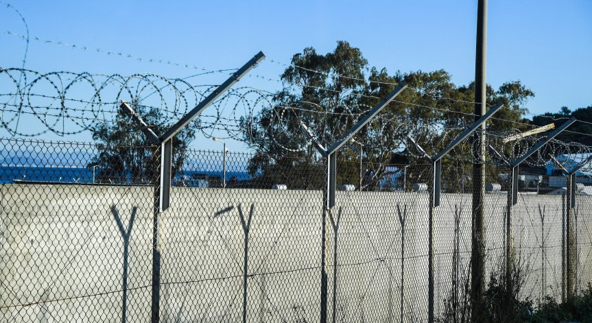 Гърция поставя ограда по границата, за да спре мигрантите по река Марица