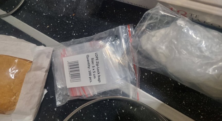 Разкрити са 33 лаборатории.