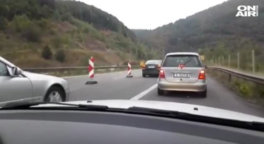 Спират движението в тунел 
