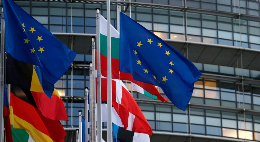 ЕК втвърди тона: Незабавно да се отмени издаването на 