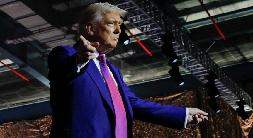 Това е първото дете на 31-годишната Тифани със съпруга ѝ Майкъл Булос.