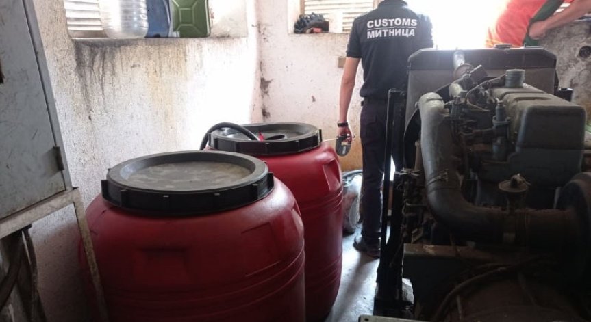 Бивш мотел - превърнат в нелегална бензиностанция