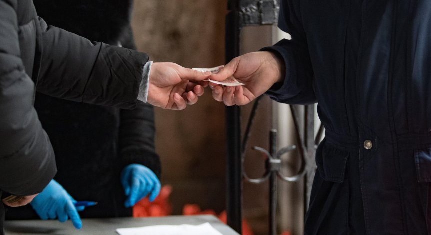 Някои пенсионери ще получат по 100 лв. великденска добавка