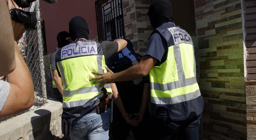 Мароко задържа 5,4 т смола от канабис, скрити в камион и кокаин, опакован в риба тон