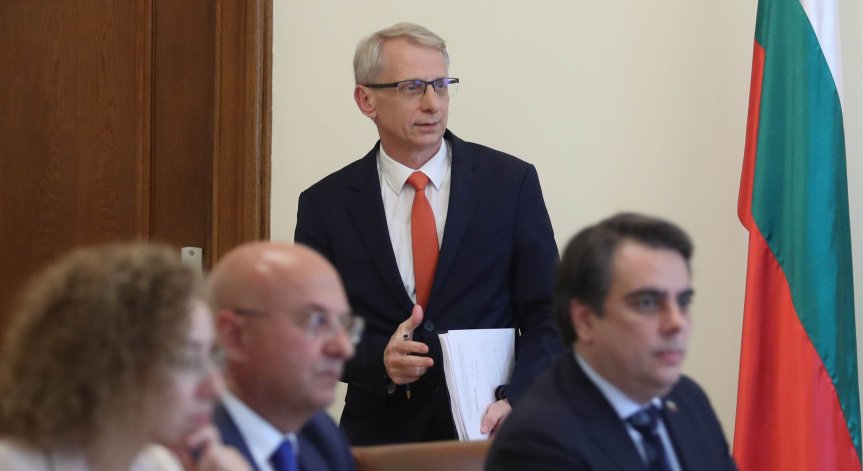 Премиерът свиква извънредно съвещание заради ситуацията в Русия