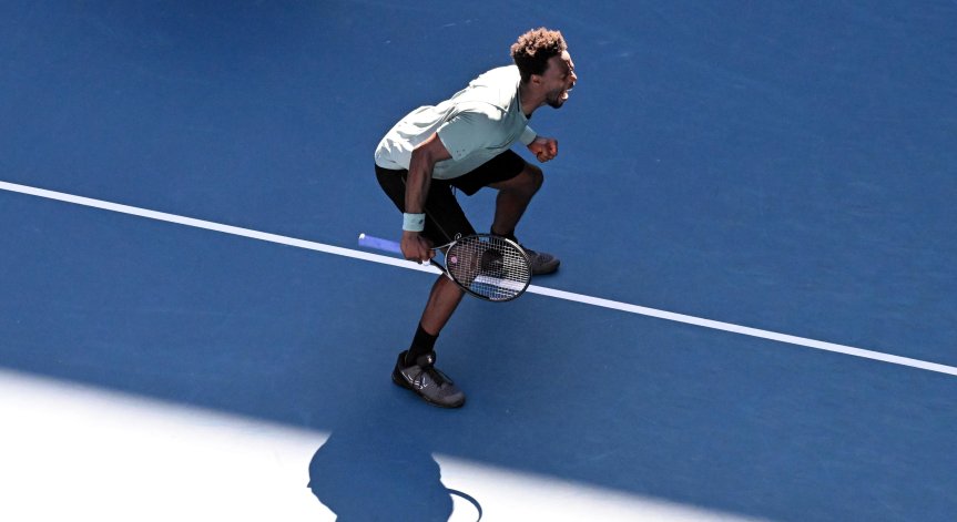 Битката за място на осминафиналите продължи над 3 часа.