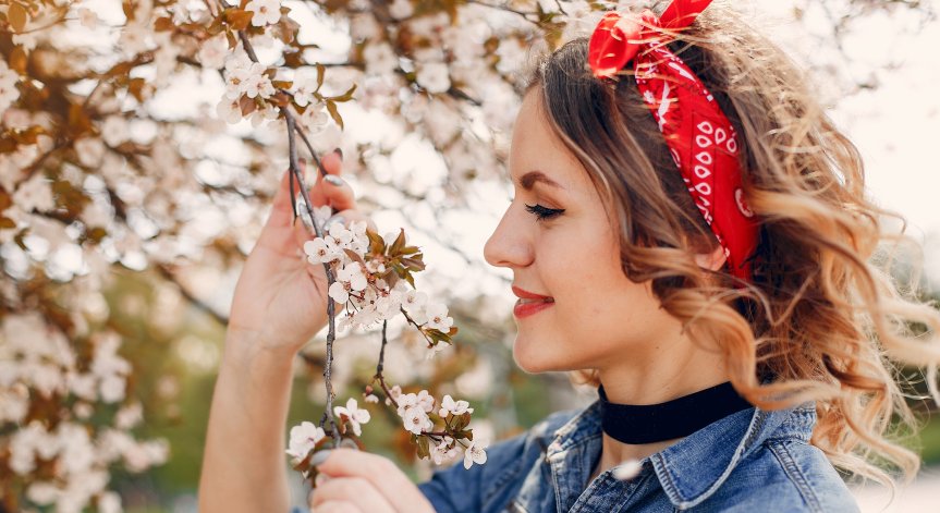 Близнаци, пролетта ви кара да кипите от свежа енергия.