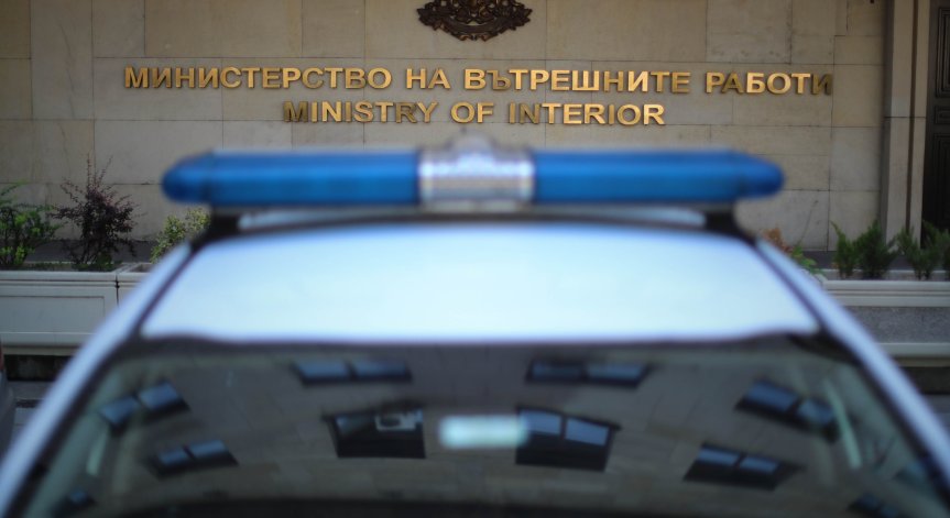 Изгонен от вкъщи побеснял мъж удрял жена с туба и я залял с бензин