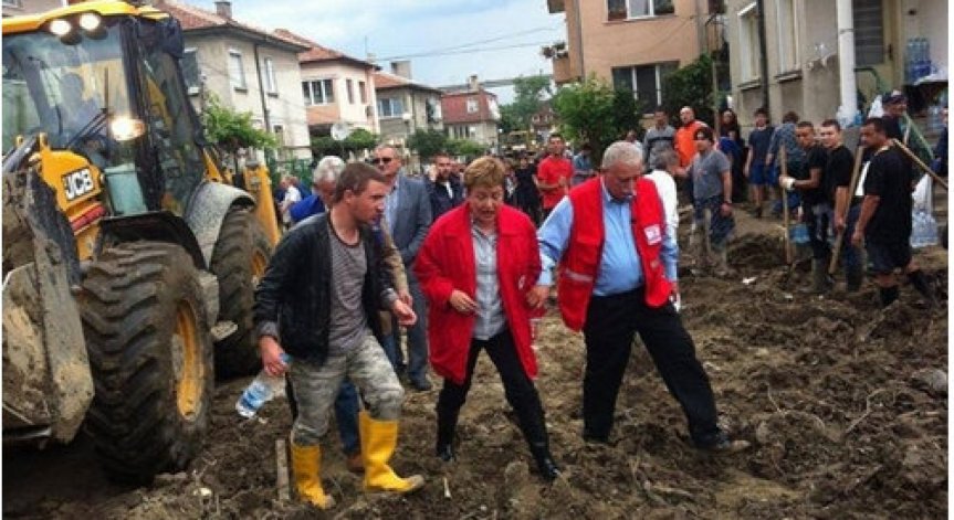 Трябва да се променят плановете при бедствие: Кр. Георгиева