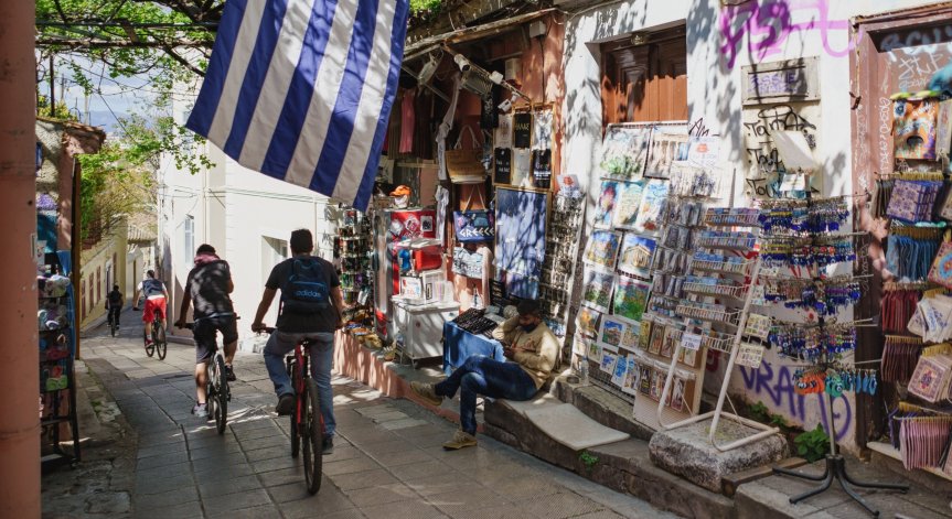 Гърция изплаща помощи за храна на граждани