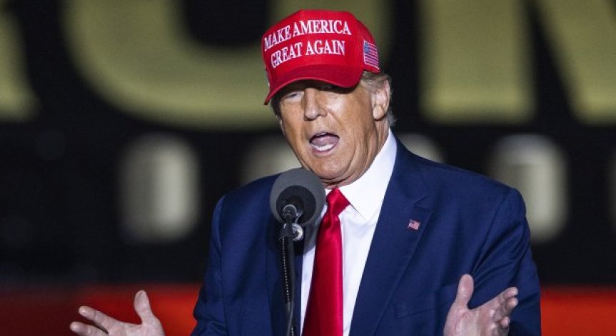 Меtа възстанови профилите на Тръмп, той: Facebook загуби милиарди в мое отсъствие