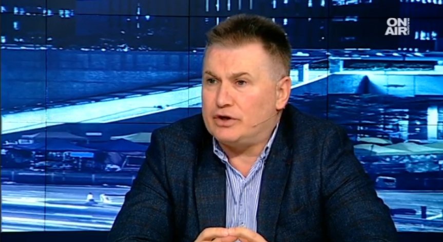 Трети пол не съществува! Анкетата, обиколила училищата, е недоразумение, посочи патриот
