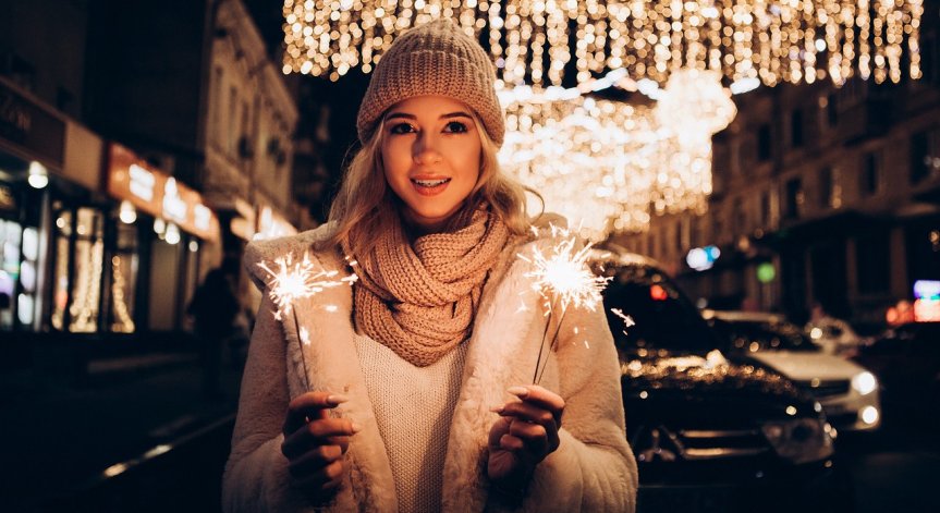 Женският хороскоп за декември носи нови изненади и предизвикателства