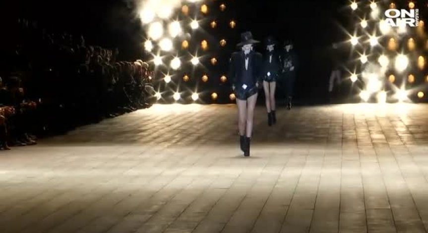 Rock and Roll мотивите на Ив Сен Лоран очароваха Париж