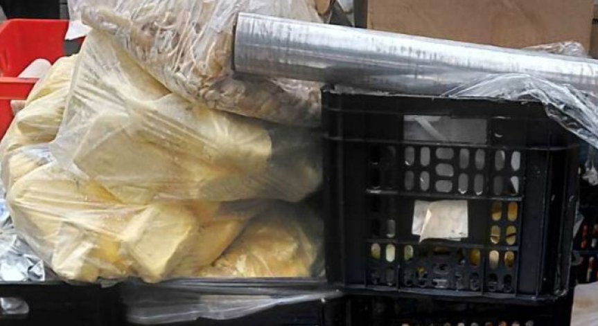 БАБХ спря половин тон негодни млечни и месни продукти във Варненско (+СНИМКИ)