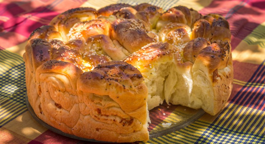 Рецепта от тефтера на баба: Питка с мая