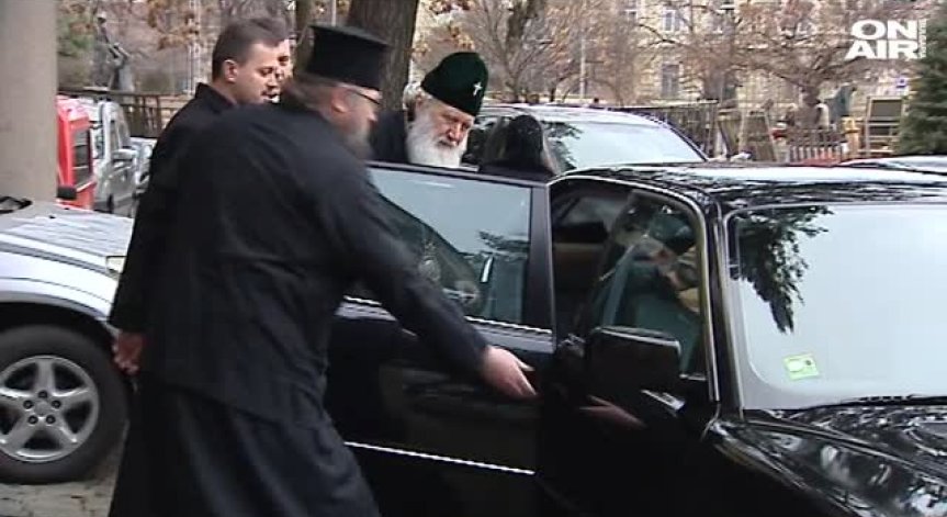 Изпращат митрополит Каликик в последния му път