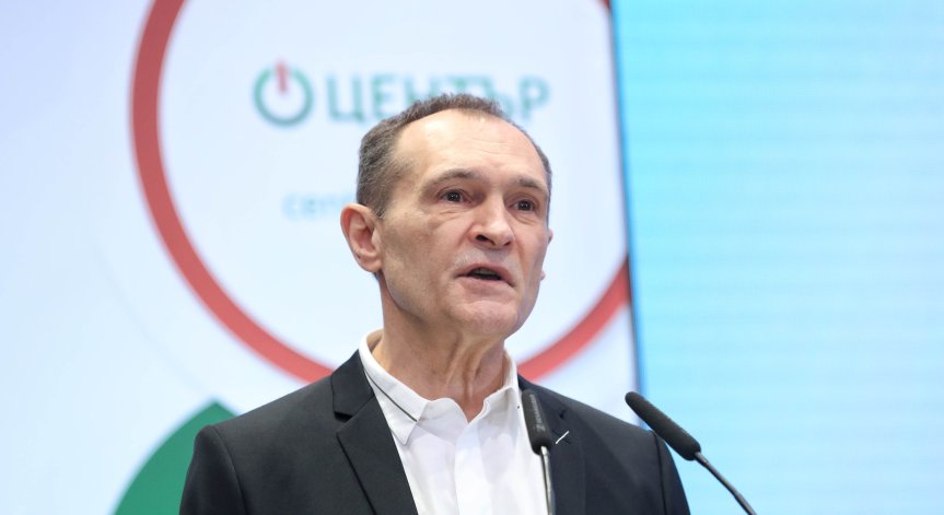 Божков оглавява листата на 