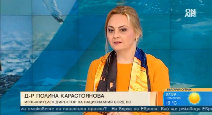 Празни плажове и опашки на 