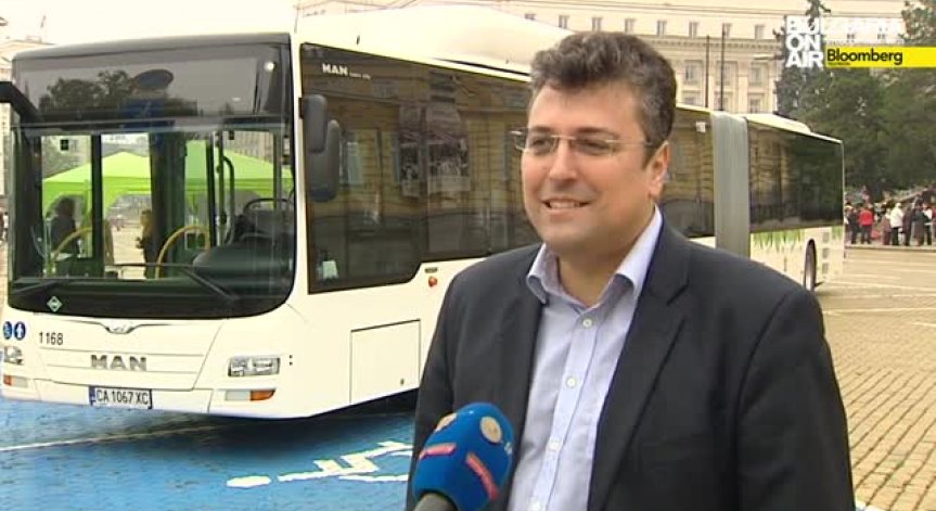 Възлови булеварди в столицата останаха блокирани за автомобили