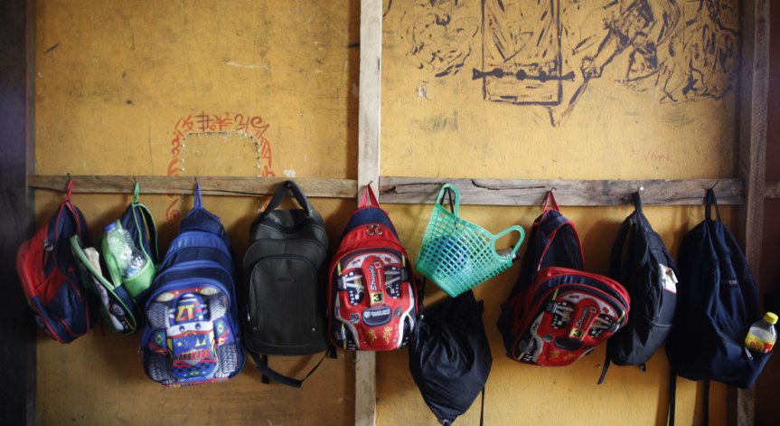 Въоръжени нападнаха училище в Нигерия, стотици деца са в неизвестност