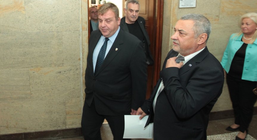 Патриотите няма да искат оставката на Симеонов, майките продължават с протестите