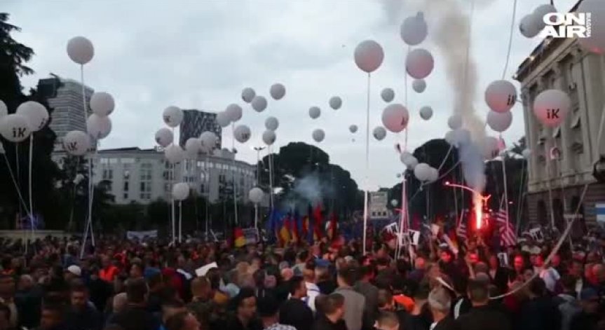 Антиправителствените протести в Албания не стихват