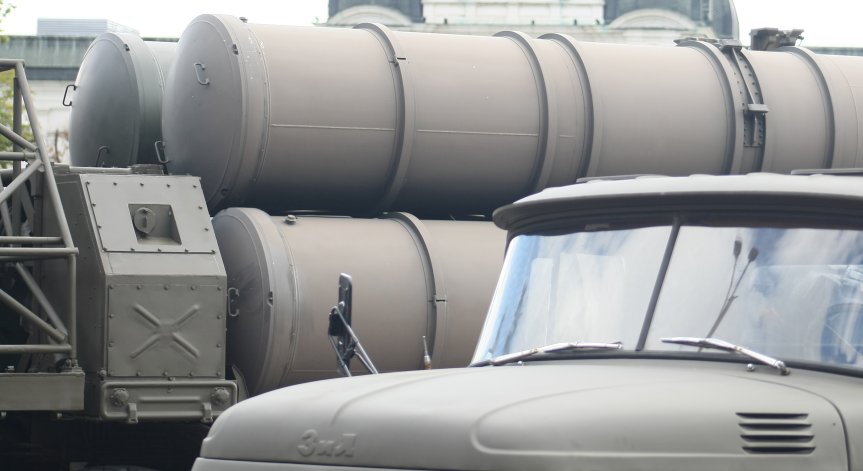 Русия се похвали с точни удари на С-300 по украински ракети носители