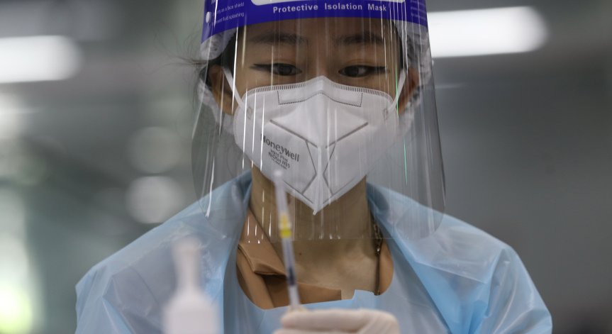 След повече от 6 месеца: Китай отново с рекорден брой новозаразени