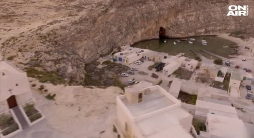 Една от най-големите забележителности на Малта рухна в морето