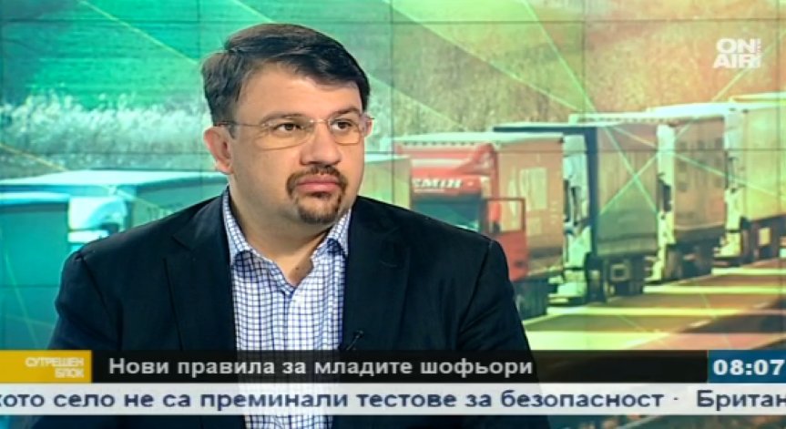 Настимир Ананиев: Оттегляме предложенията в ЗДвП, остава категория 