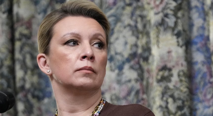 Захарова за скандала със Сиярто: В действителност всички се шпионират