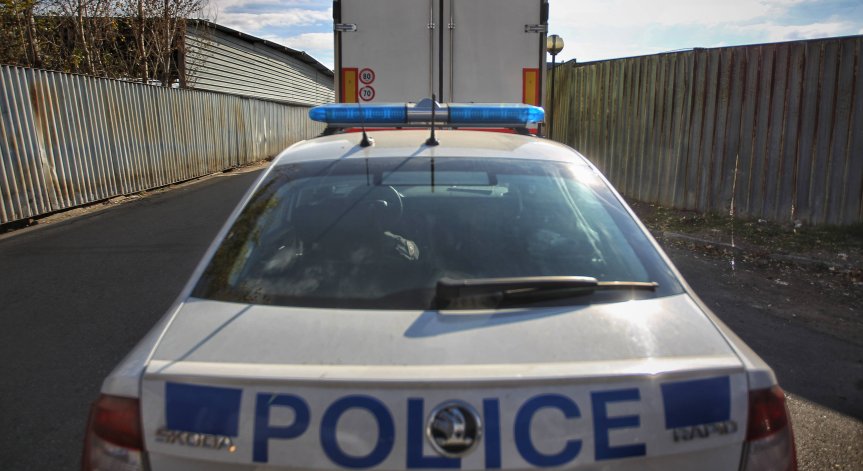 Сръбски тираджия нападна и повали полицай при ГКПП 