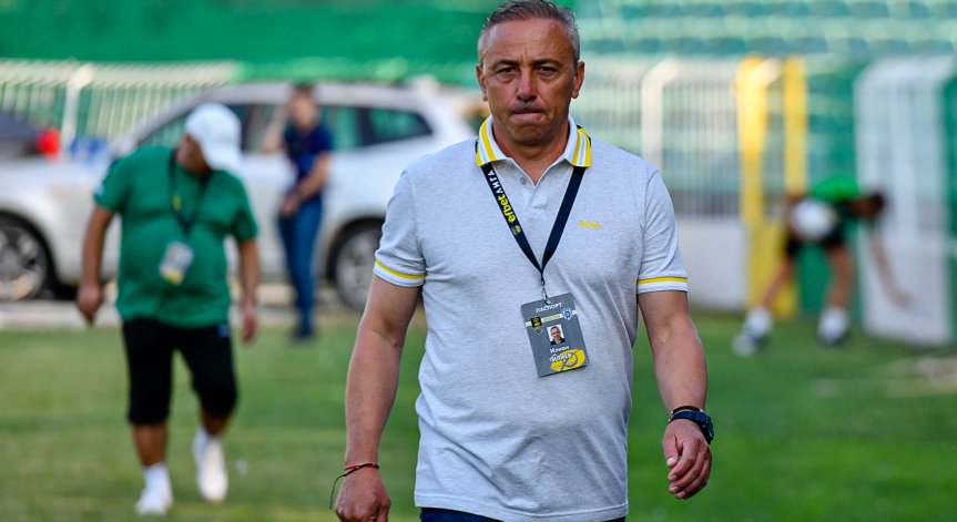 Едновременно национален селекционер и треньор на 