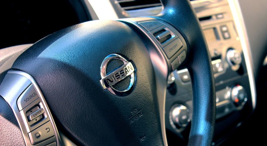 Nissan изтегля 84 000 коли заради опасни въздушни възглавници