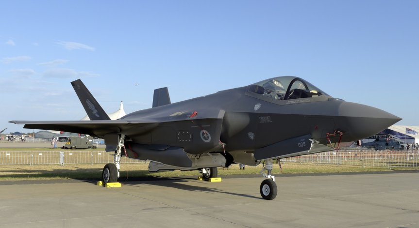 F-35 - изтребител чудо или дефектна машина с безбожно скъпа поддръжка?