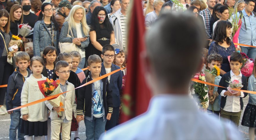 Учениците да имат оценка за дисциплината, настояват от Синдикат 