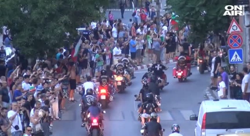 Хиляди снощи на протест в Асеновград срещу ромското насилие