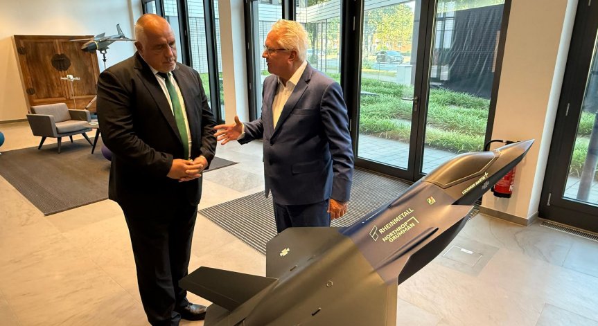 Единият завод ще е за производство на барут и заряди, а другият – за производство на 155 мм снаряди.