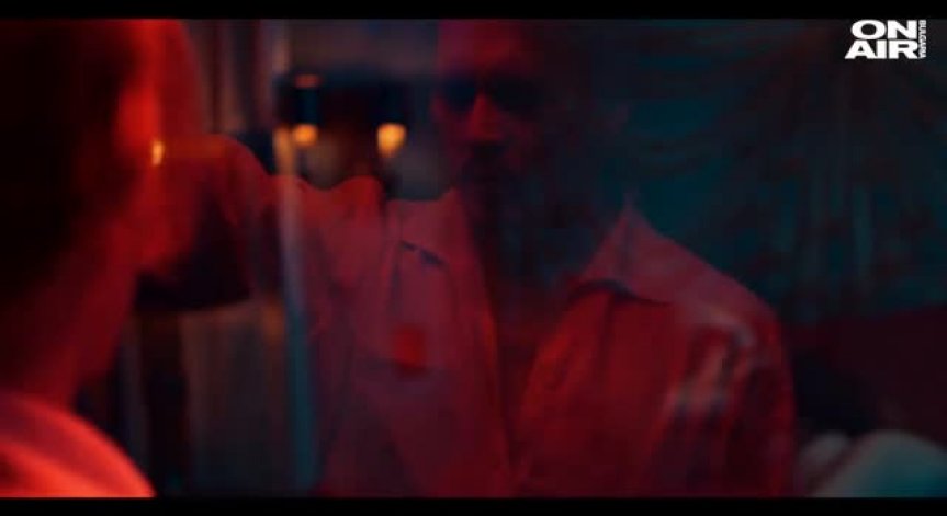 Джони Деп разтуптява сърцата на почитателките в музикално видео