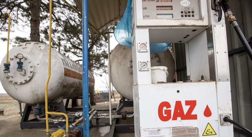 ЕС подготвя пети пакет санкции срещу Русия, обмисля се петролно ембарго