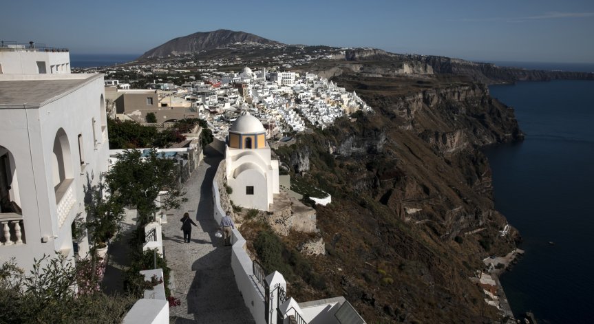 Гърция блазни пенсионери от чужбина с плосък данък от 7%