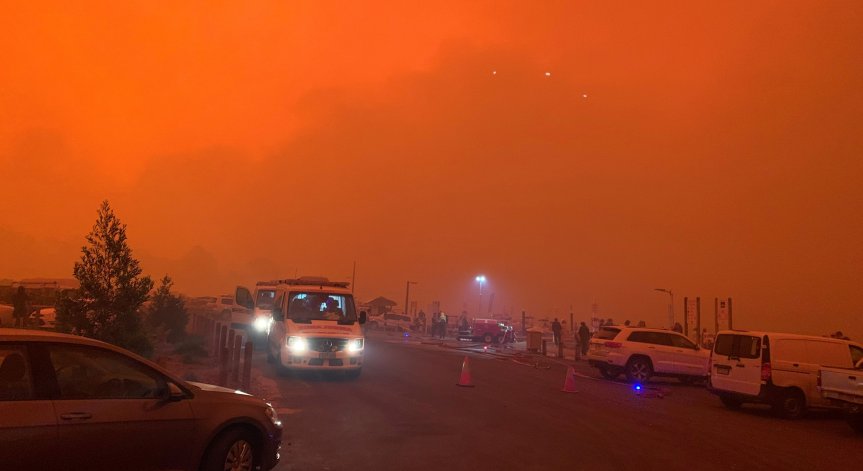 Кошмар в Австралия: Огнената стихия изпепели цял град