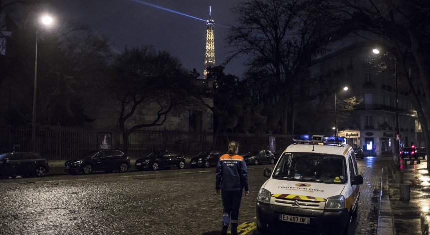 Френският премиер: Ситуацията с Ковид-19 в Париж е изключително напрегната