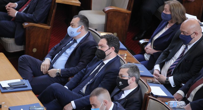 НС ще гледа на извънредно заседание актуализацията на бюджетите на НЗОК и ДОО