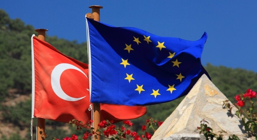 ЕС съкращава финансирането на програми в рамките на присъединяването на Турция