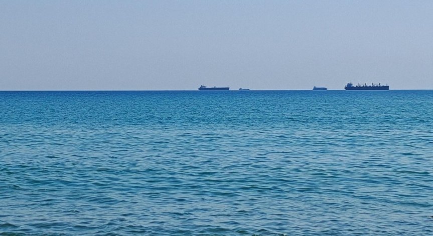 Контейнеровозът край Калиакра е потънал след удара с морски дронове