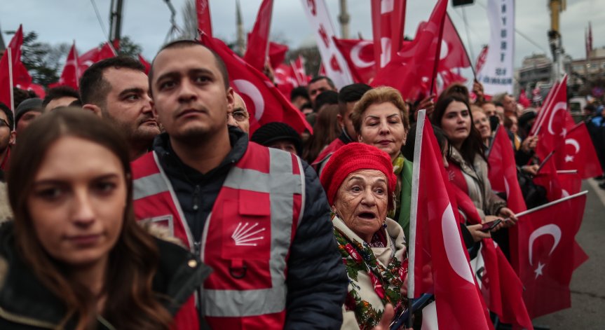 Социална политика или предизборен ход? Ердоган премахна минималната пенсионна възраст